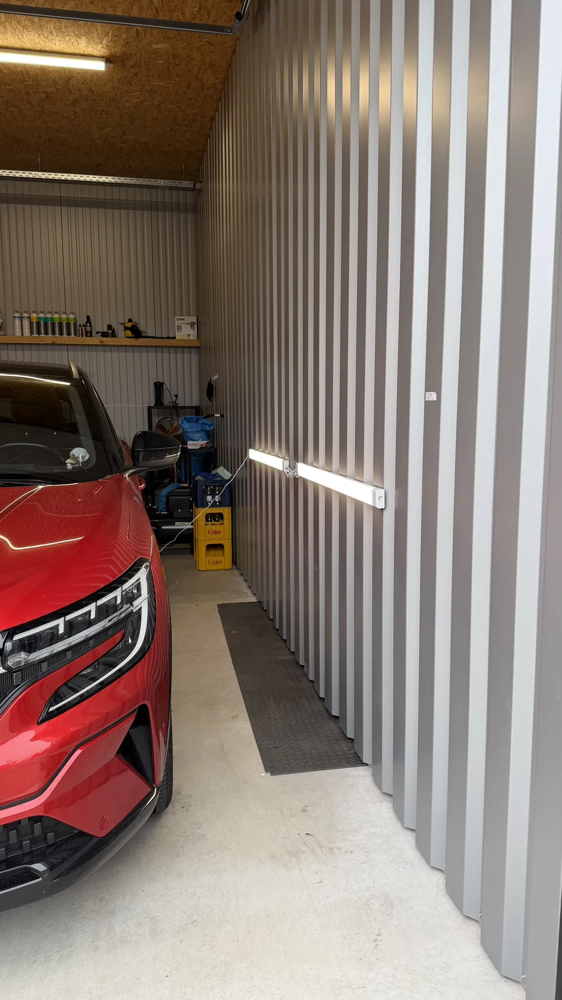 Fahrzeug auf dem Stellplatz in unserer Garage in Roth-Eckersmühlen